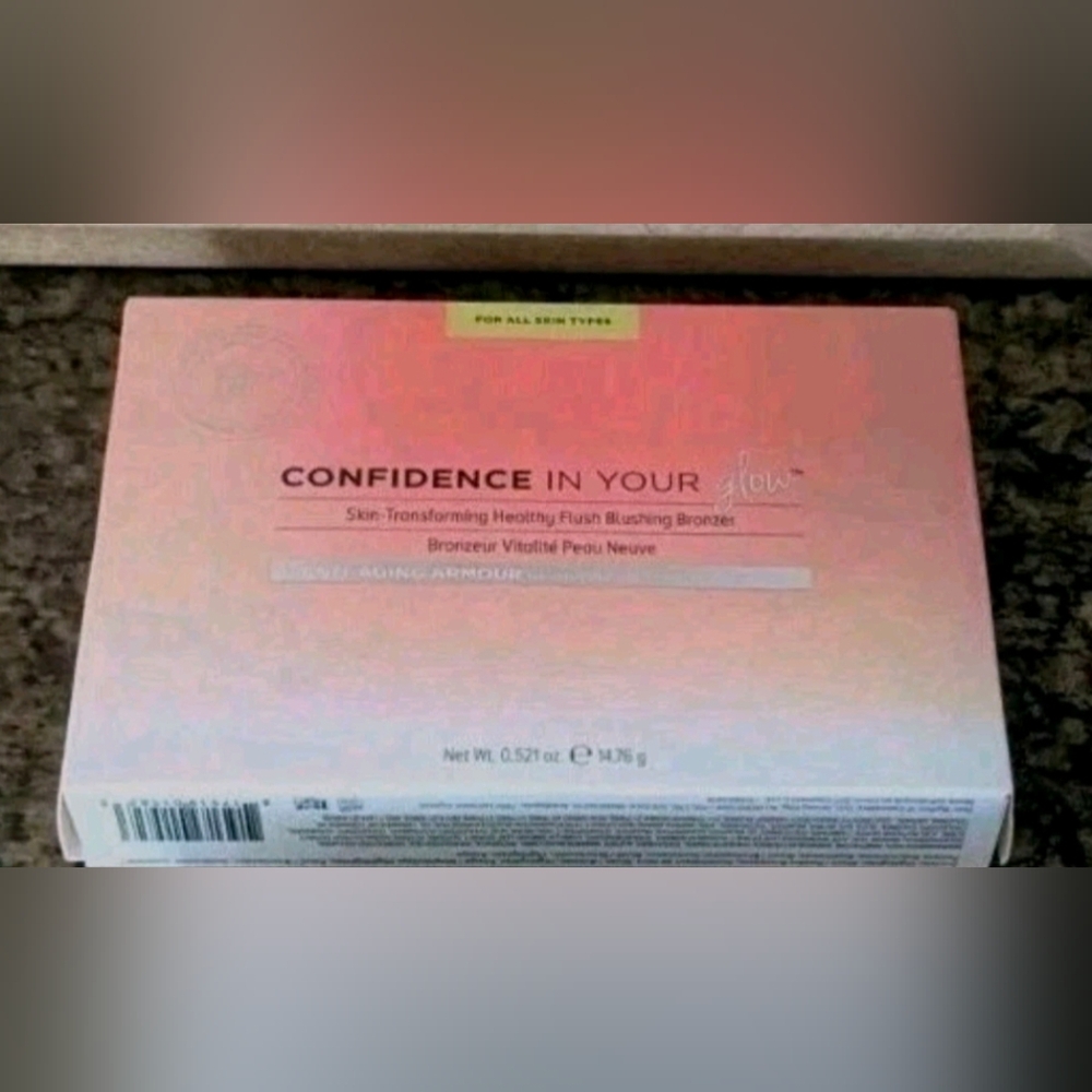 IT Cosmetics Confidence In Your Glow 3-in-1 Blush Bronzer Instant WARM Glow